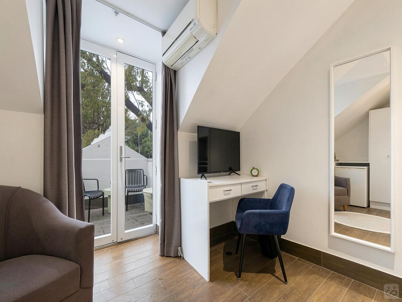  Deluxe Double Room  -  Restored Federation Style House w/ Terrace  - Gallery -  83