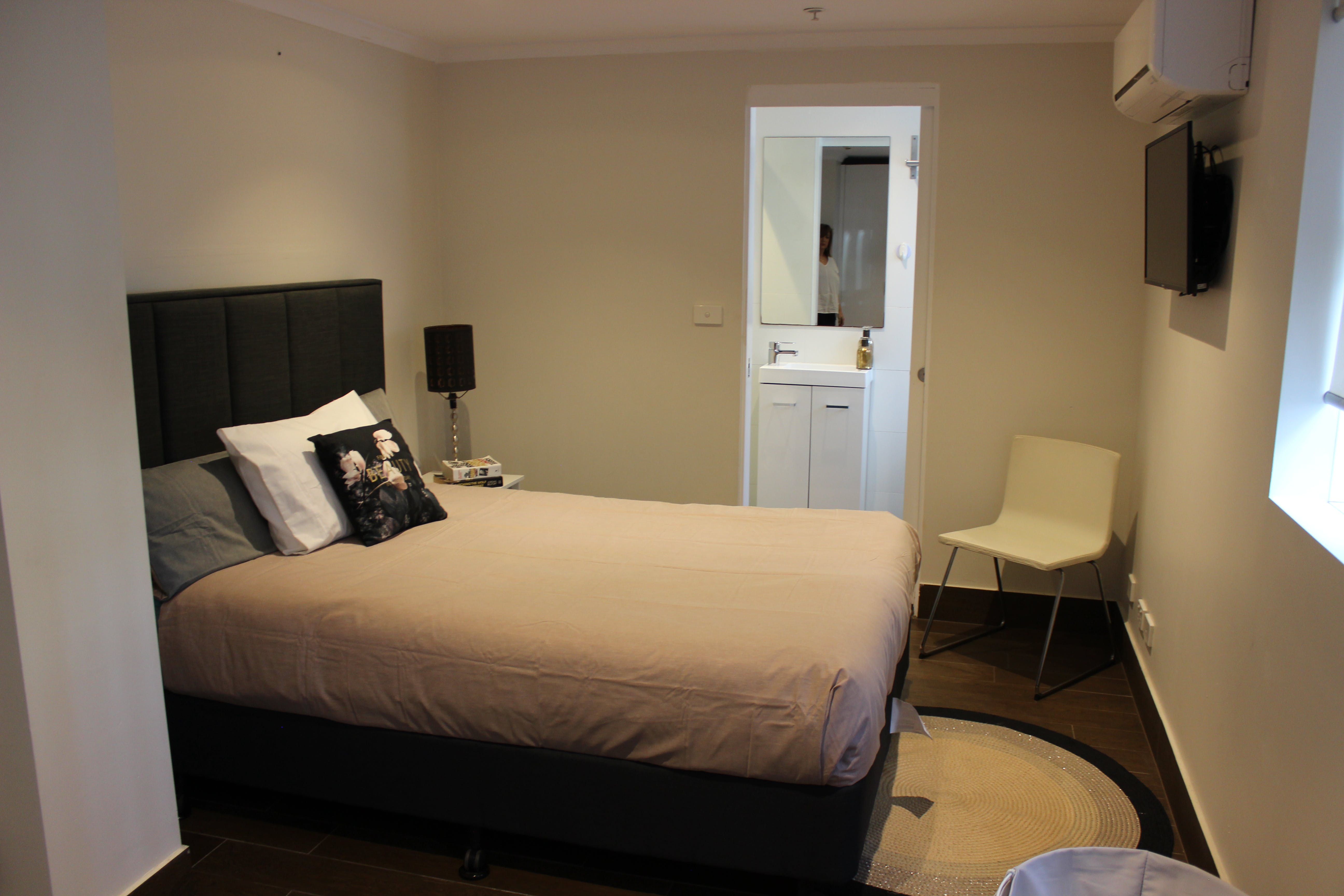  Deluxe Double Room  -  Restored Federation Style House w/ Terrace  - Gallery -  22