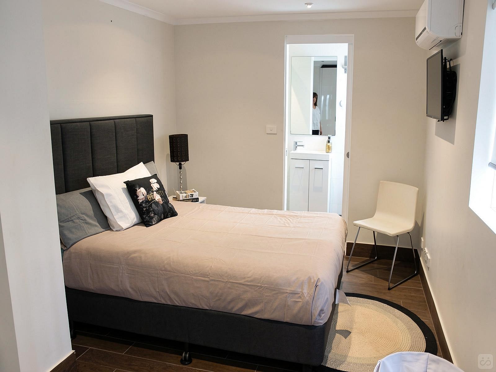  Deluxe Double Room  -  Restored Federation Style House w/ Terrace  - Gallery -  70