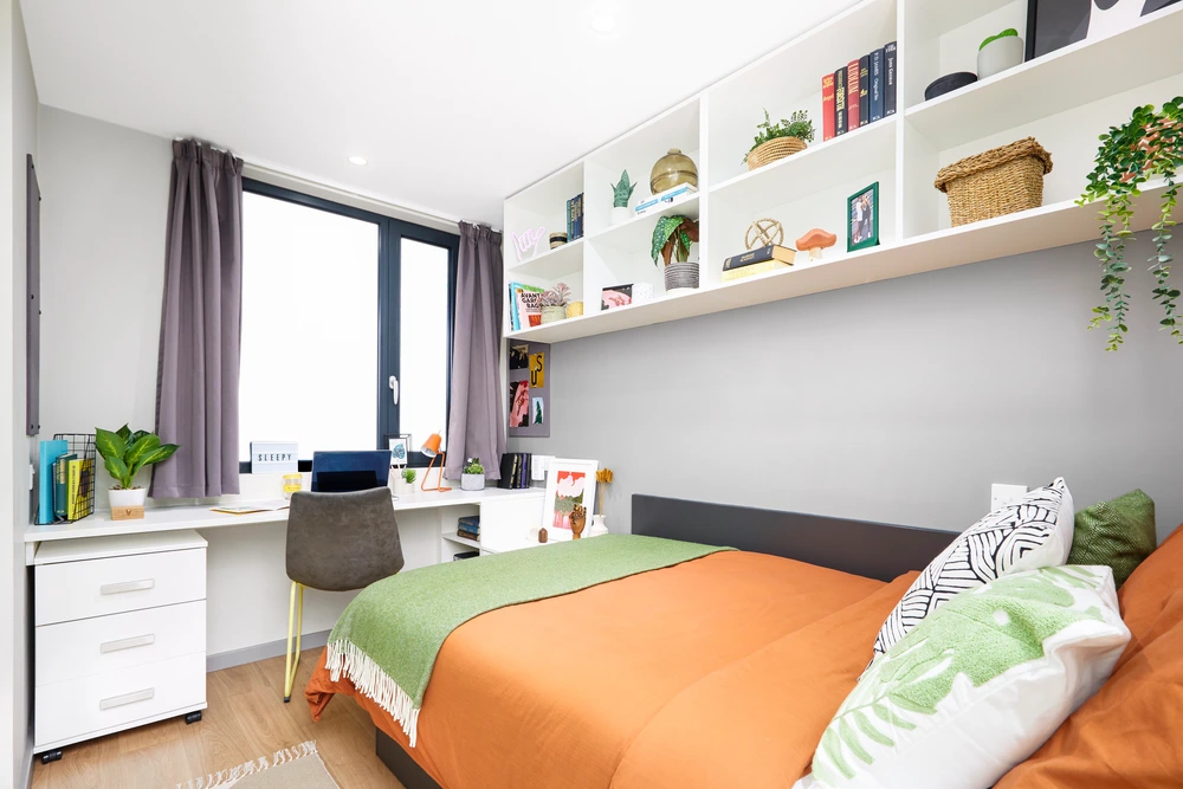  Medium Standard Double En-Suite  -  Unite Students Staniforth House  - Gallery -  1