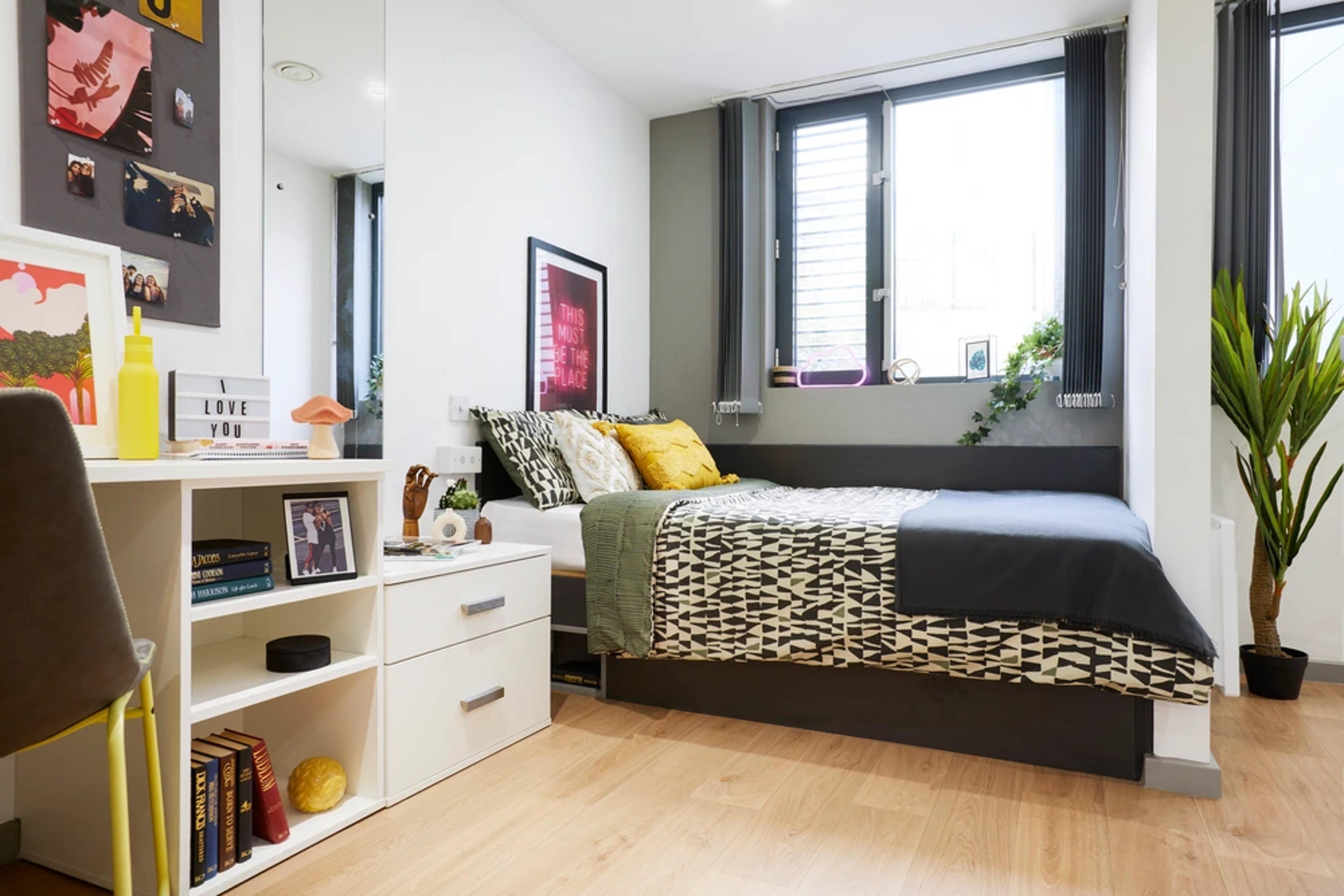  Double Wheelchair Accessible Studio  -  Unite Students Staniforth House  - Gallery -  3