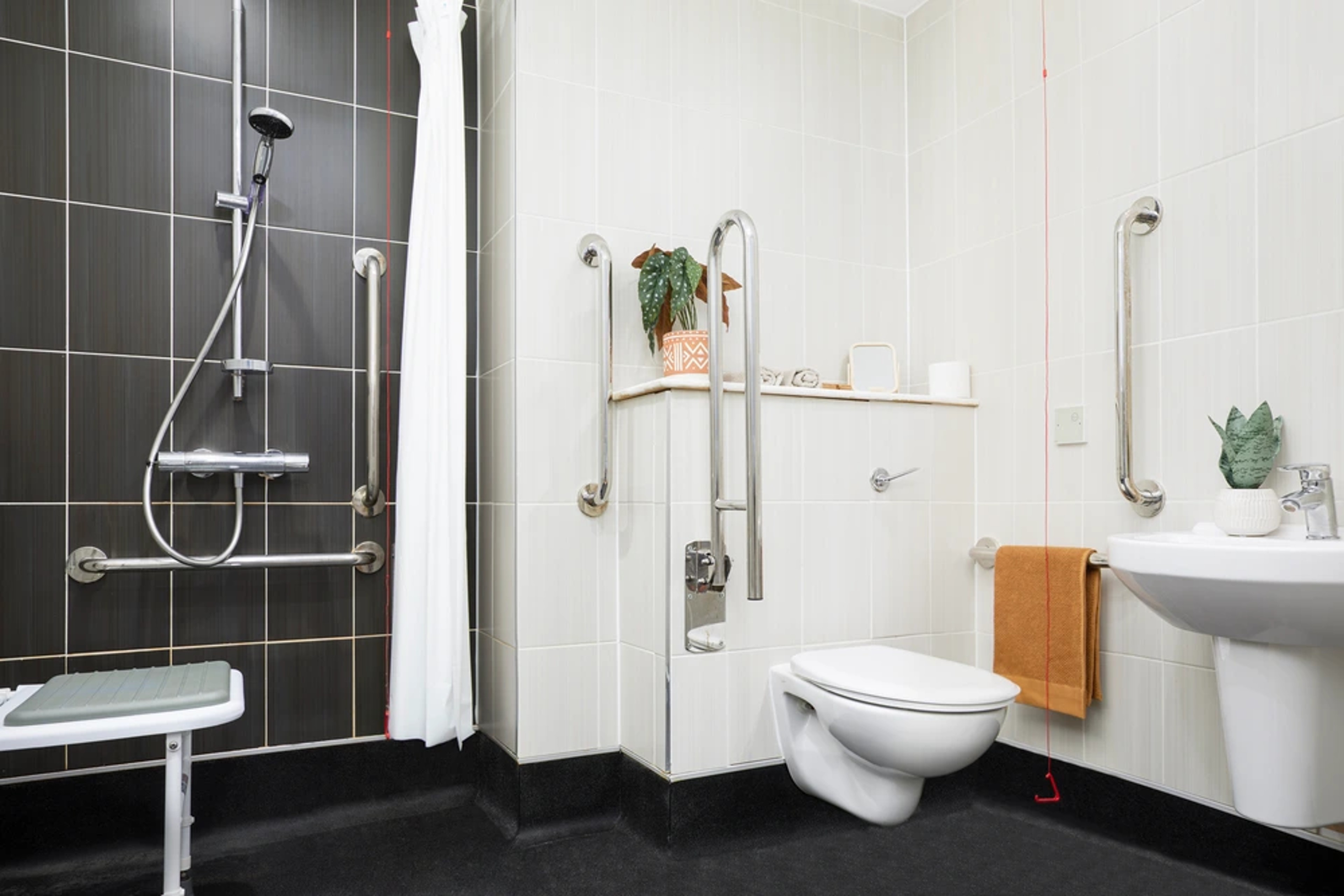  Double Wheelchair Accessible Studio  -  Unite Students Staniforth House  - Gallery -  7
