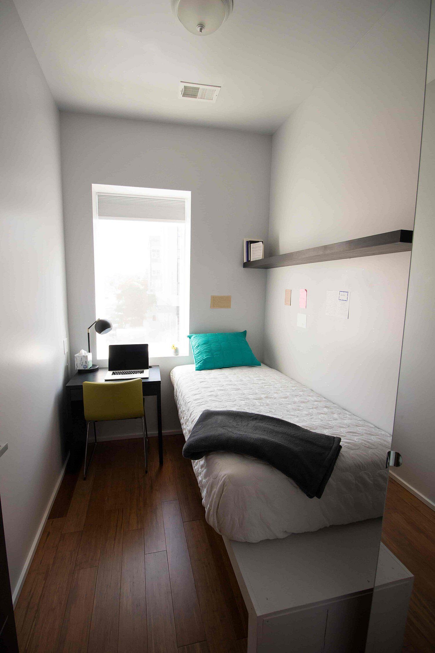 Private Room - Spacious Styled Apt. w/ Workspace - Gallery - 11