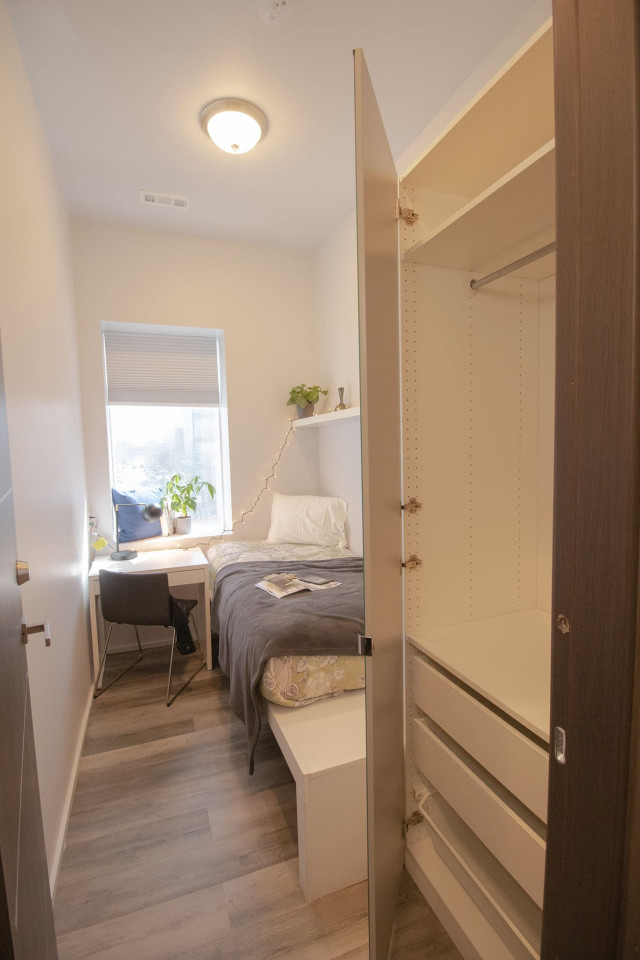  Private Room  -  Spacious Styled Apt. w/ Workspace  - Gallery -  1