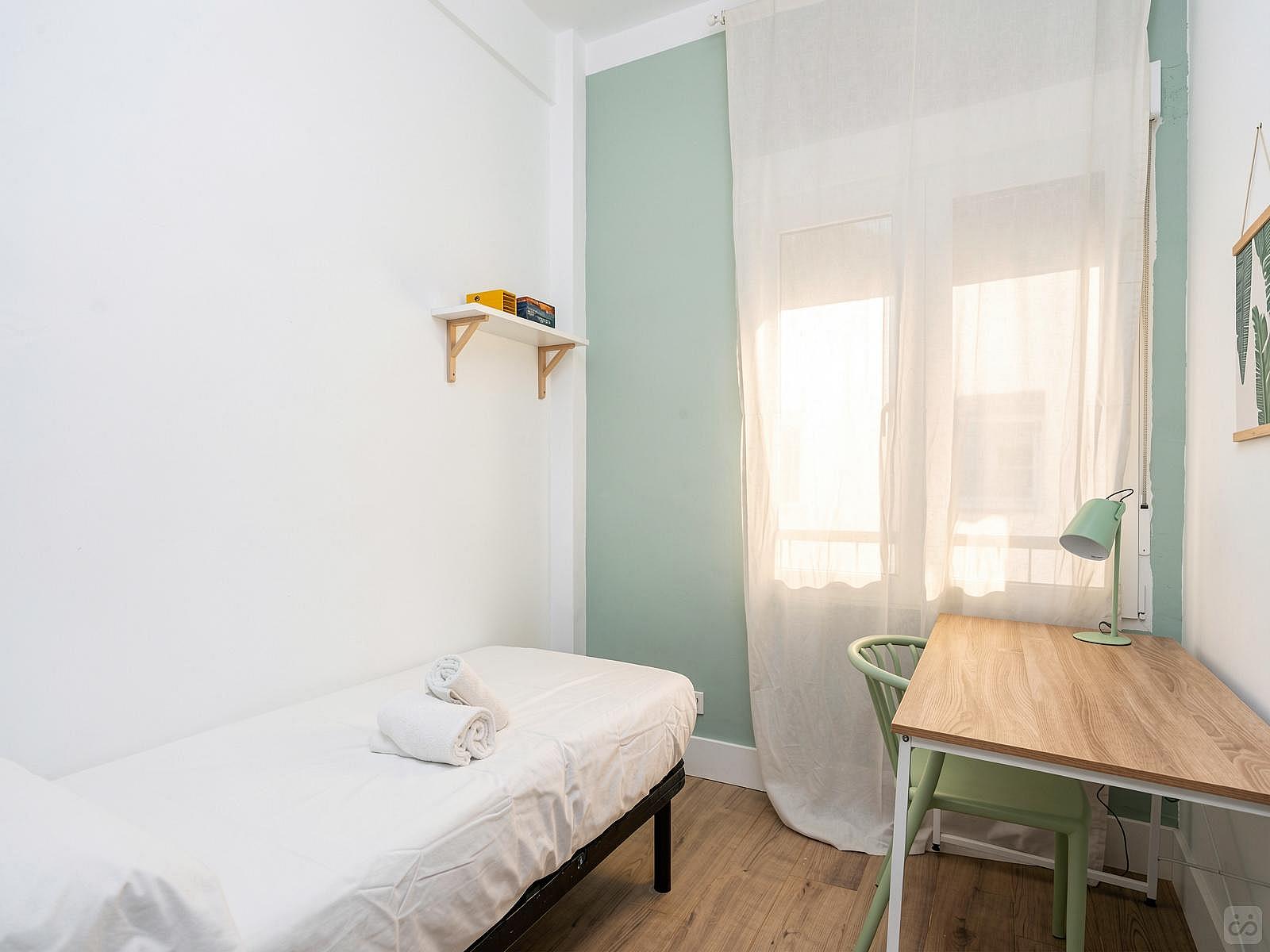 Private Single Room D5 - 28