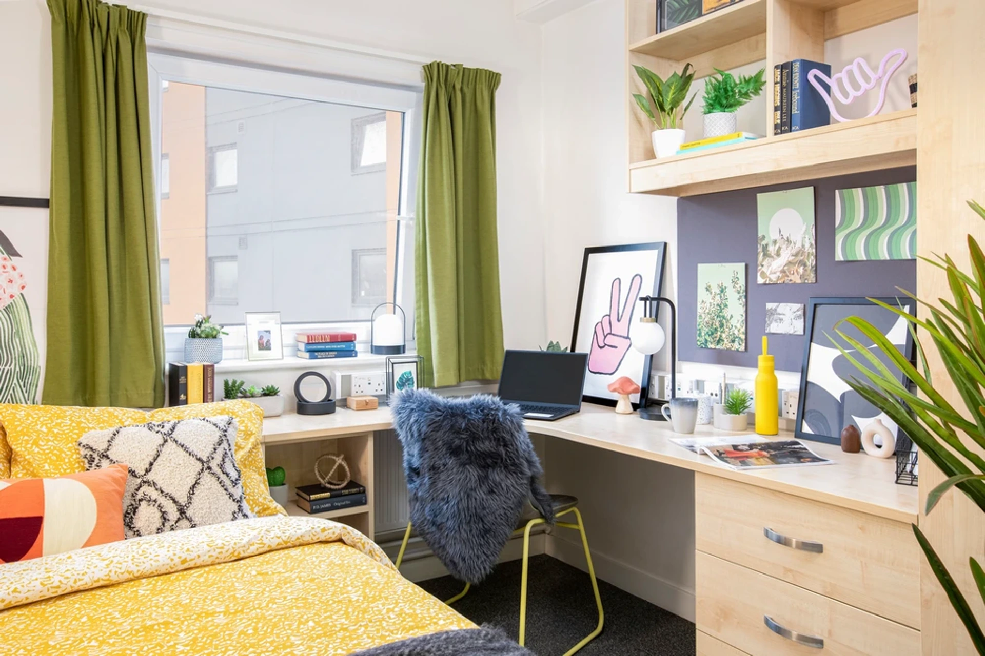 Large Highest Double En-Suite - unite students Mary Sturge - Gallery - 3