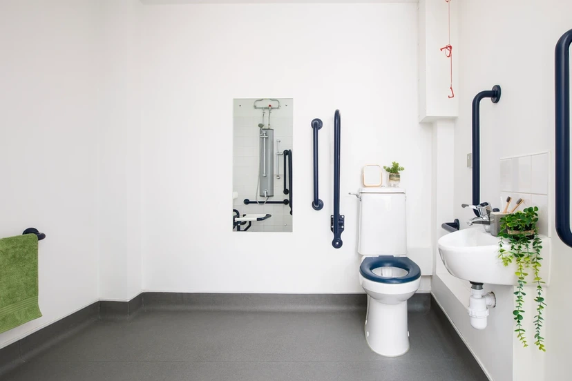  Double Wheelchair Accessible En-Suite  -  unite students Mary Sturge  - Gallery -  3