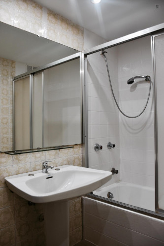 Very cute single bedroom near Facultat de Geografia i Història