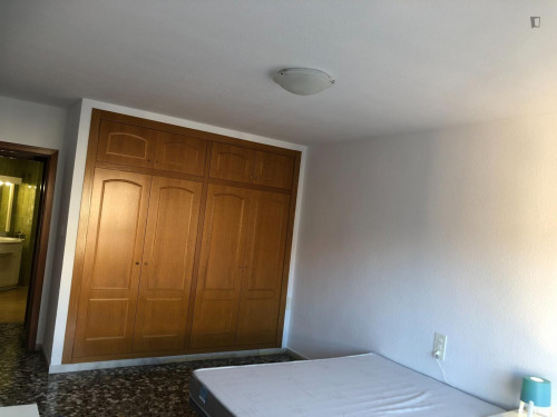 Welcoming double bedroom in La Saída
