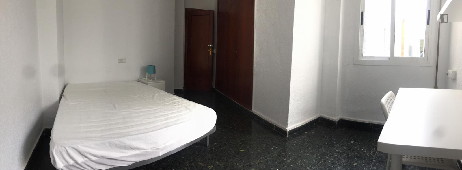  Very Nice Double Bedroom Near The Sunny Playa Del Cabanyal  -  Very nice double bedroom near the sunny Playa del Cabanyal  - Gallery -  1