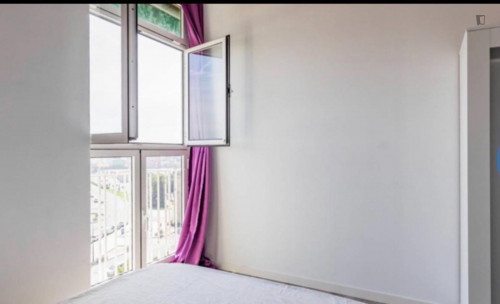 Double bedroom, with balcony, in 7-bedroom apartment