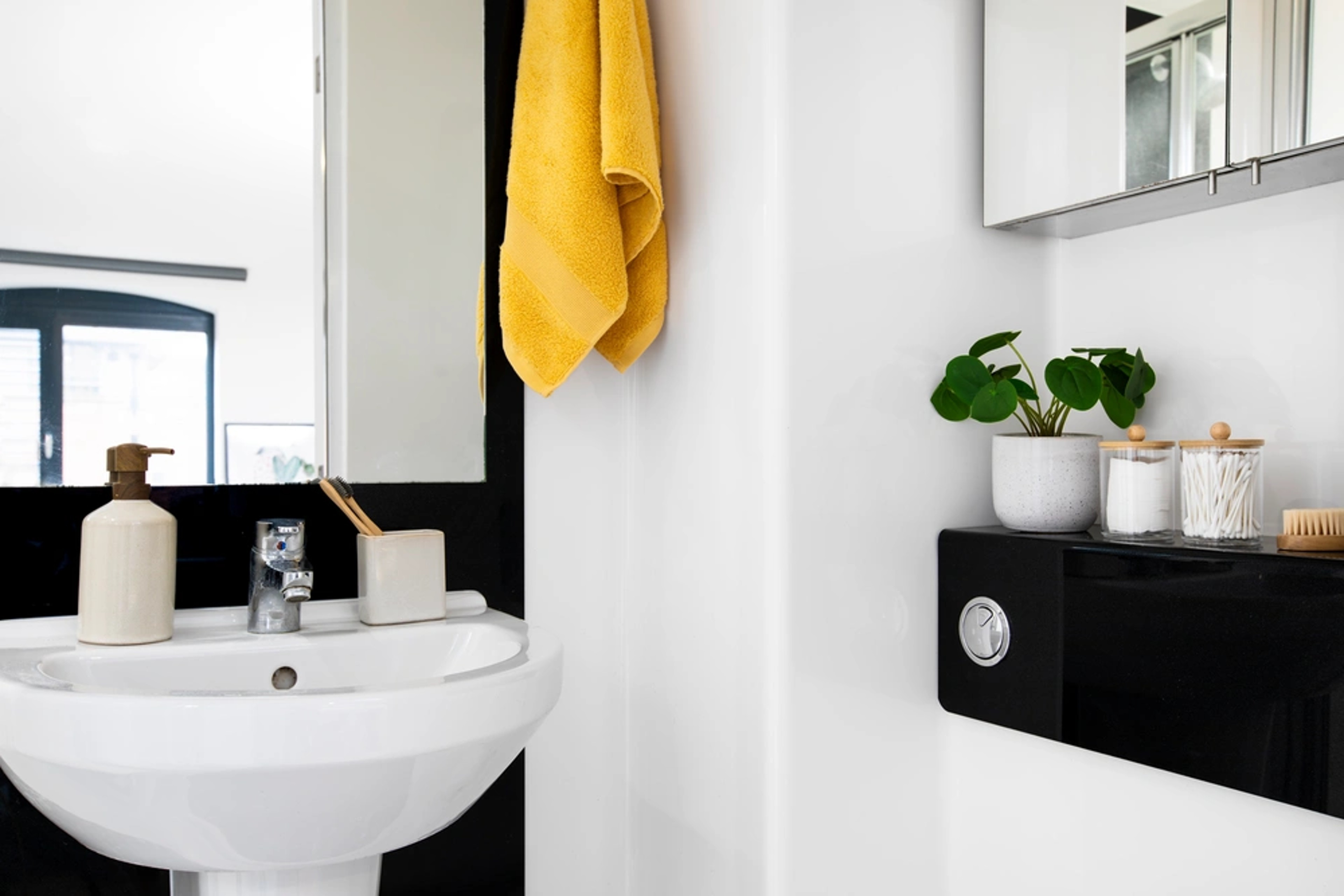  Double Wheelchair Accessible Studio  -  Brunel House Unite  - Gallery -  2