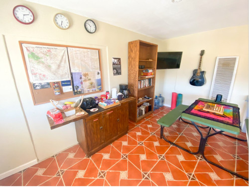 Outstanding Spacious Ranch w/ Terrace + BBQ + Desert Views