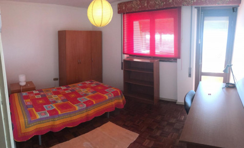 Snug single bedroom with balcony in São Sebastião, next to University of Coimbra - Gallery - 11