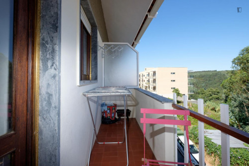 Snug single bedroom with balcony in São Sebastião, next to University of Coimbra - Gallery - 16
