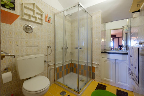 Snug single bedroom with balcony in São Sebastião, next to University of Coimbra