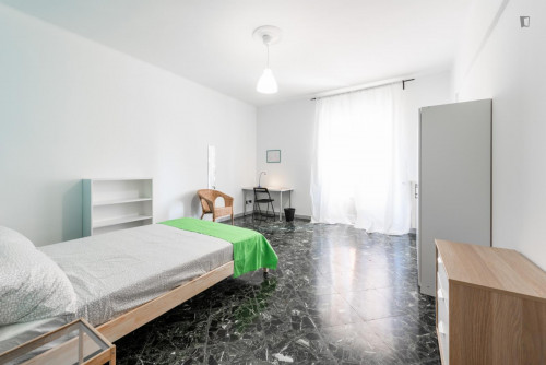Stylish and bright bedroom near Bari Sud Est train station