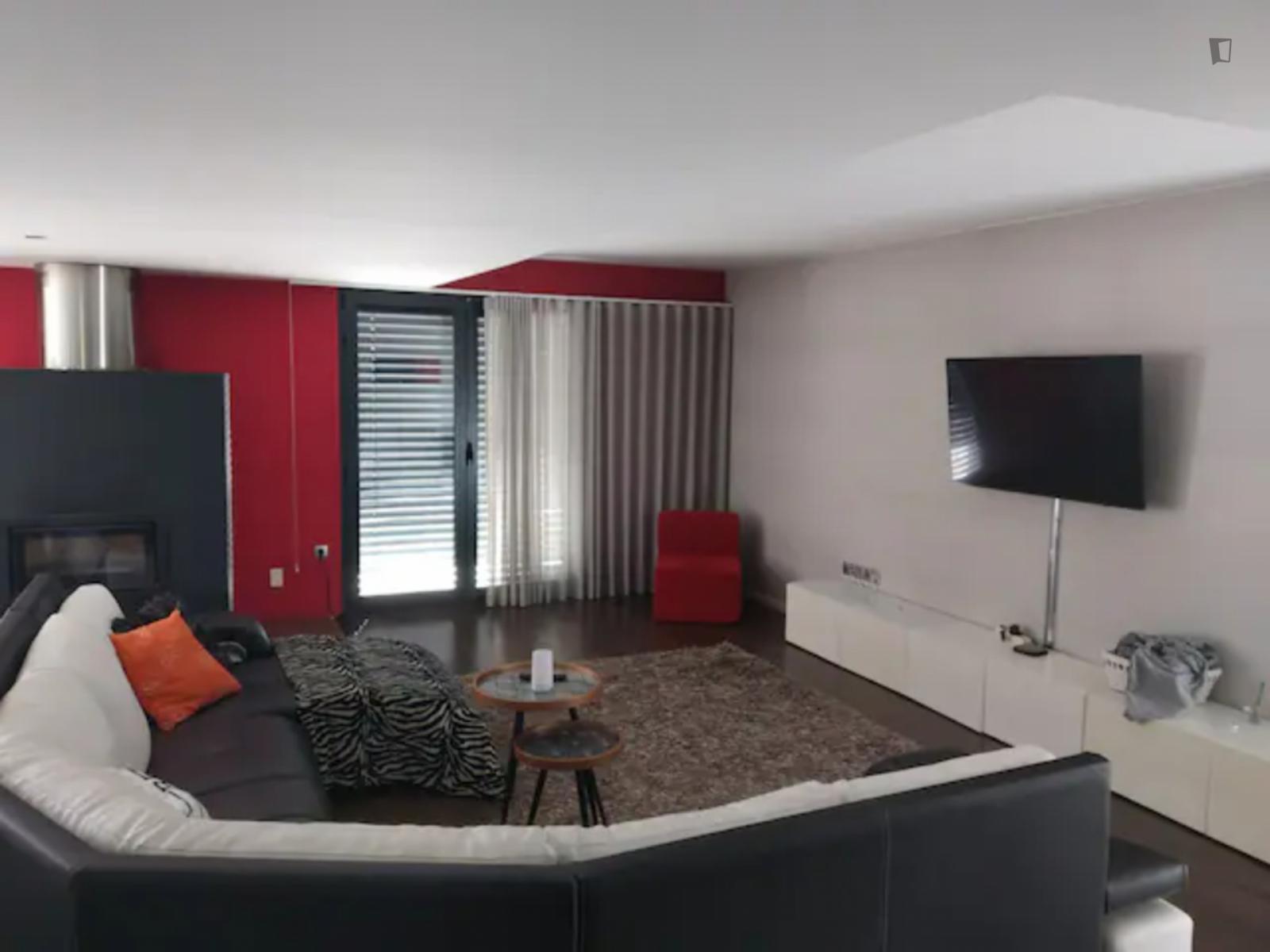 Amazing 4-Bedroom House, With Outdoor Swimming Pool, In Vimieiro - 1