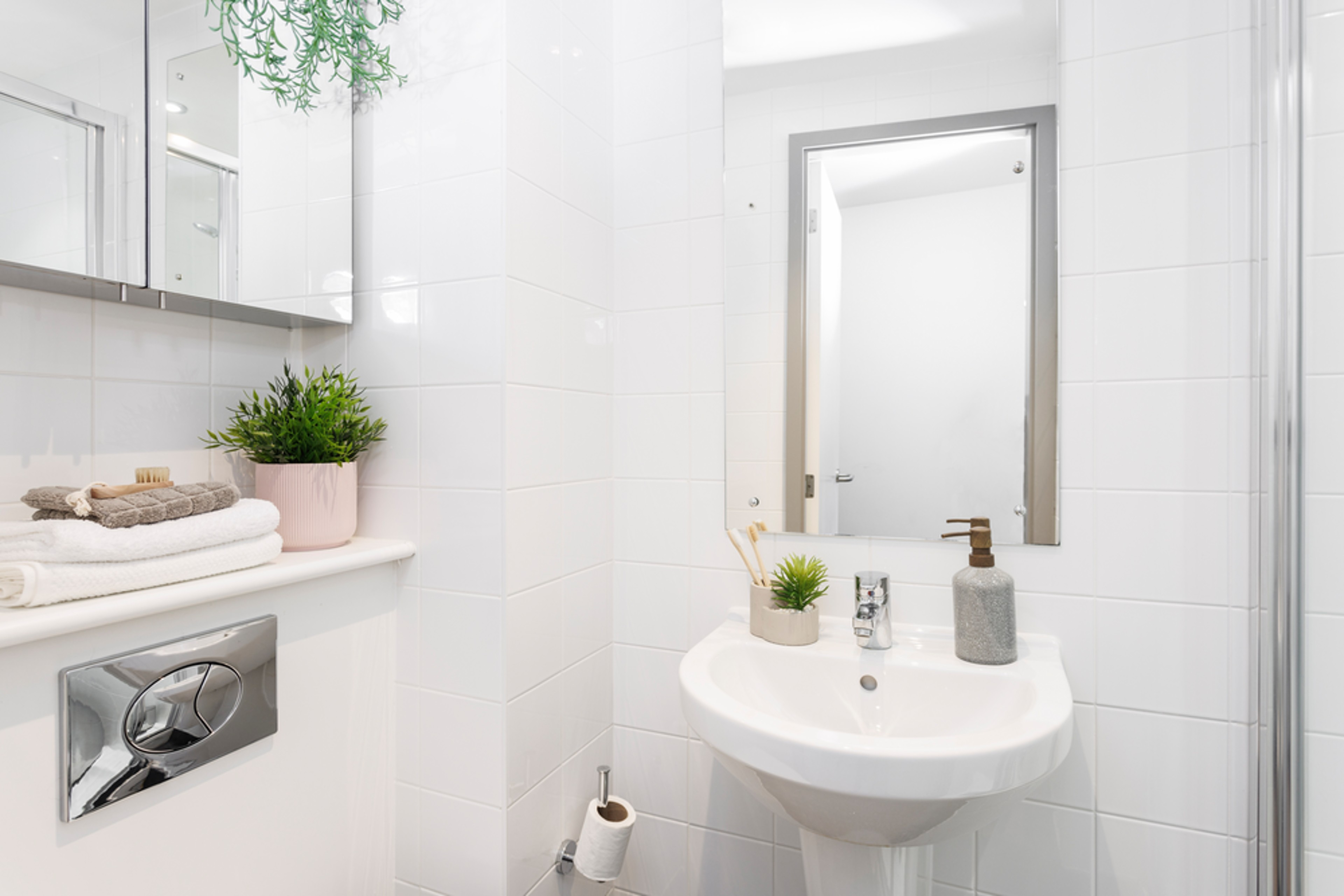  Large High Double Studio  -  St Vincent's Place  - Gallery -  3