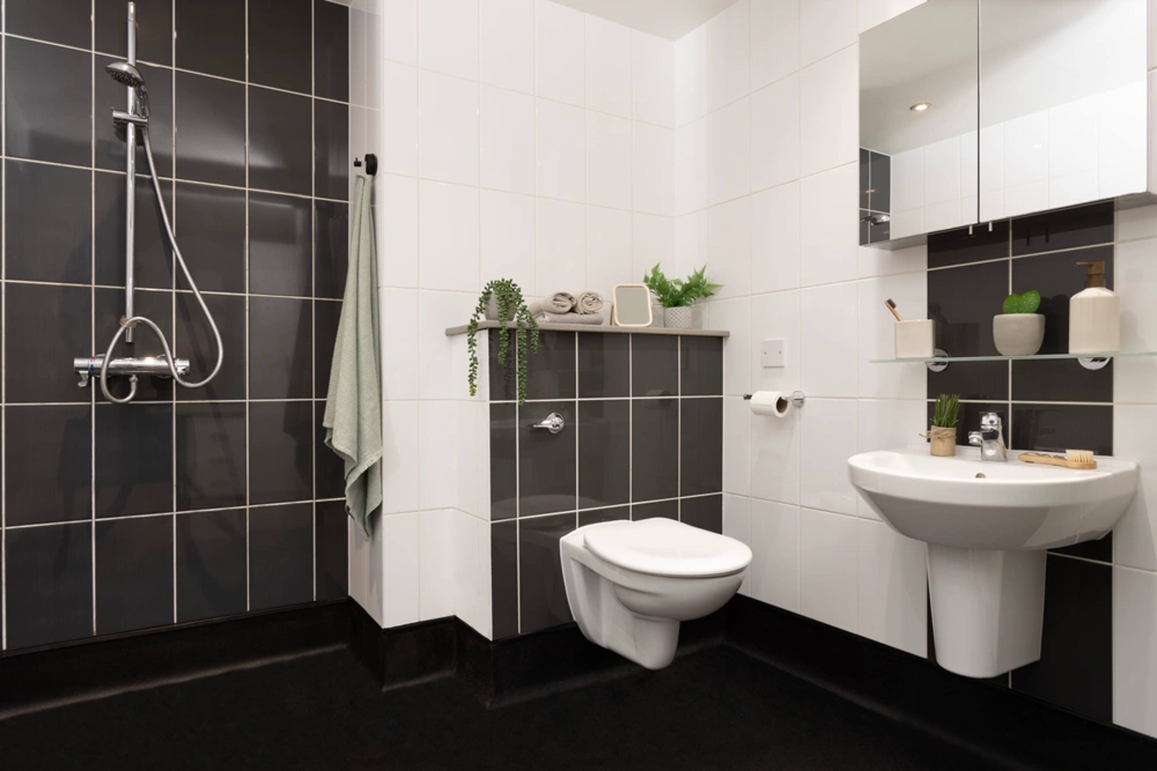 Double Partly Accessible Studio - St Vincent's Place - Gallery - 7