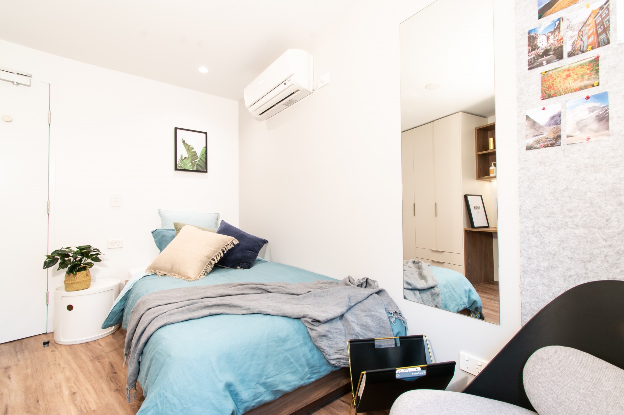 Standard Bedroom (Domestic Student Accommodation Support Program) - 6