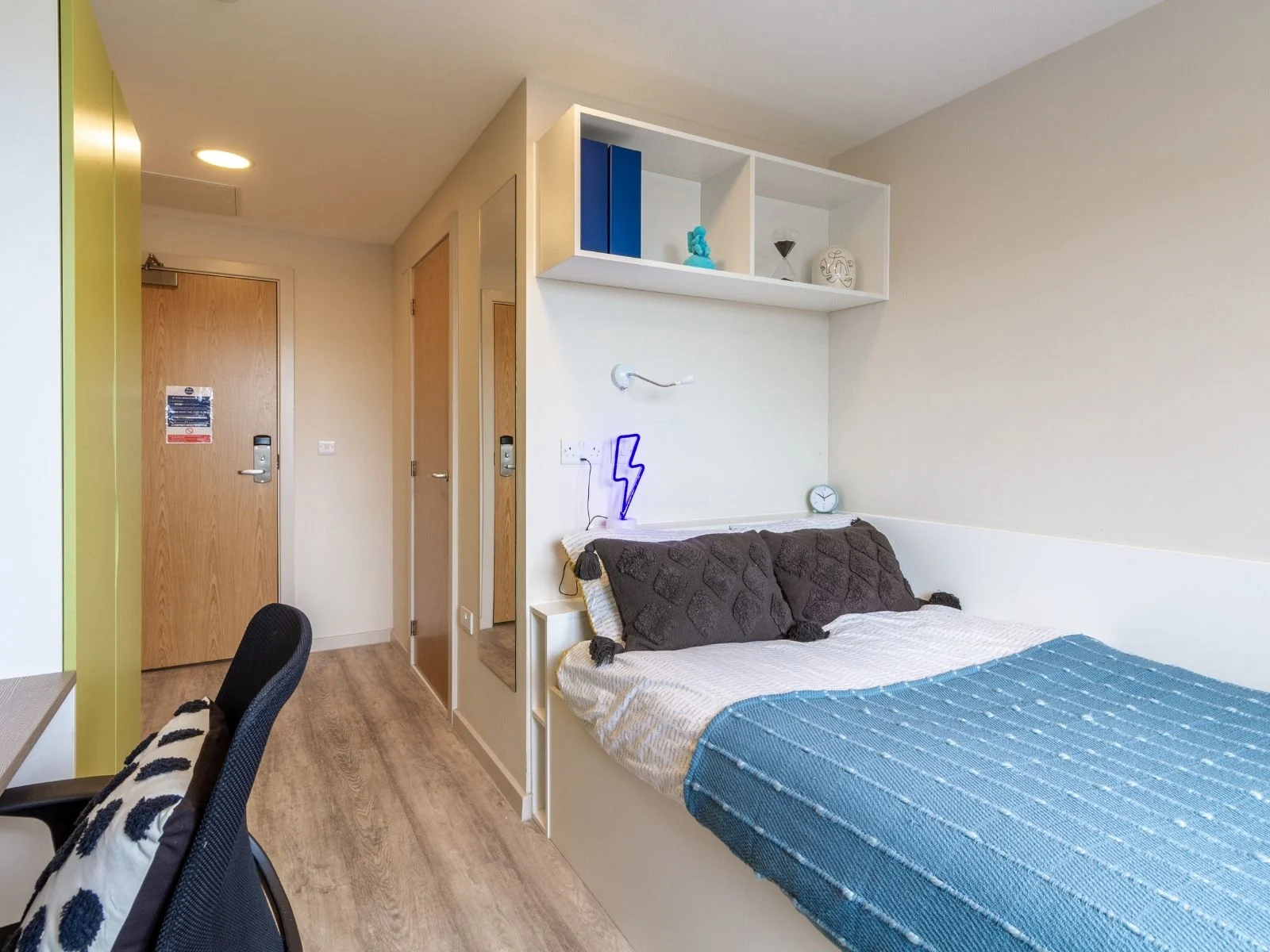 Silver En Suite - The Barn - Gallery - 6
