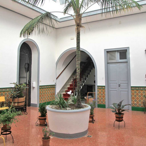 Stylish Coliving Space with Rooftop Terrace in Vibrant Triana - Vegueta