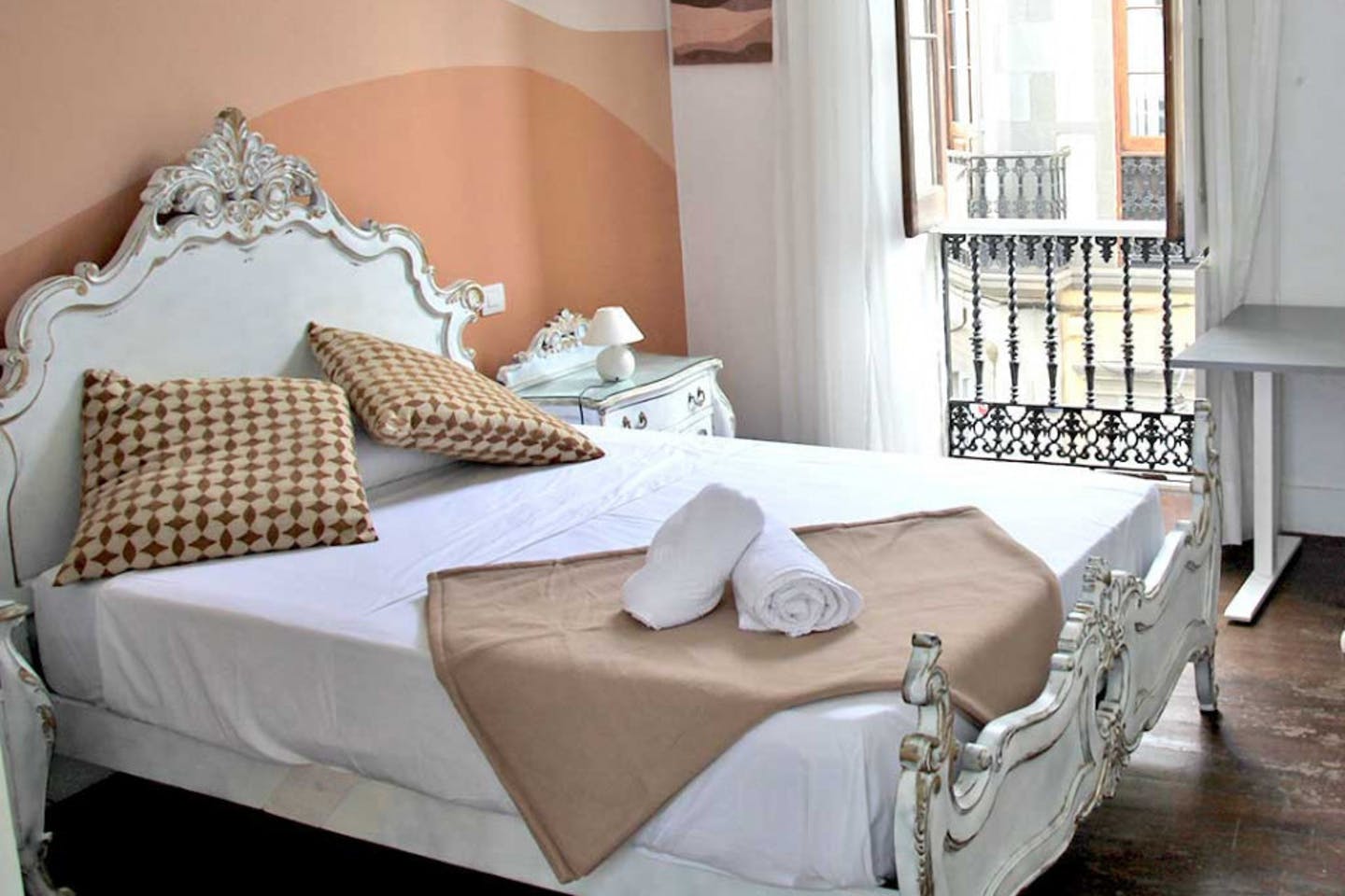 Maspalomas - Stylish Coliving Space with Rooftop Terrace in Vibrant Triana - Vegueta - Gallery - 1