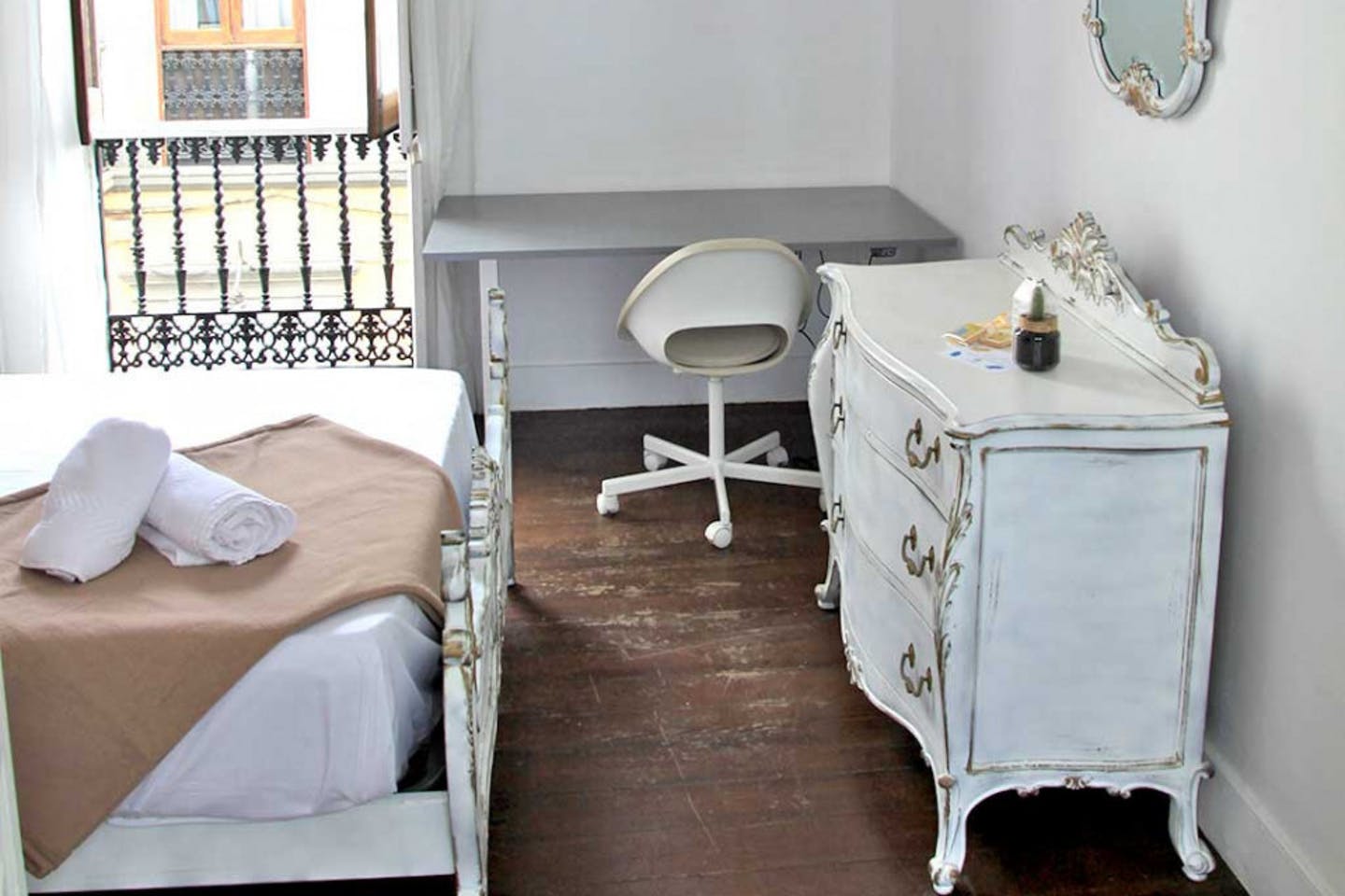 Maspalomas - Stylish Coliving Space with Rooftop Terrace in Vibrant Triana - Vegueta - Gallery - 2
