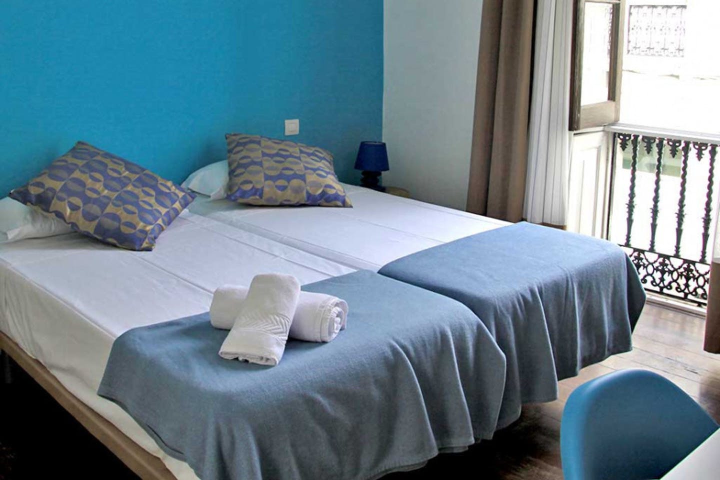 Mogán - Stylish Coliving Space with Rooftop Terrace in Vibrant Triana - Vegueta - Gallery - 1