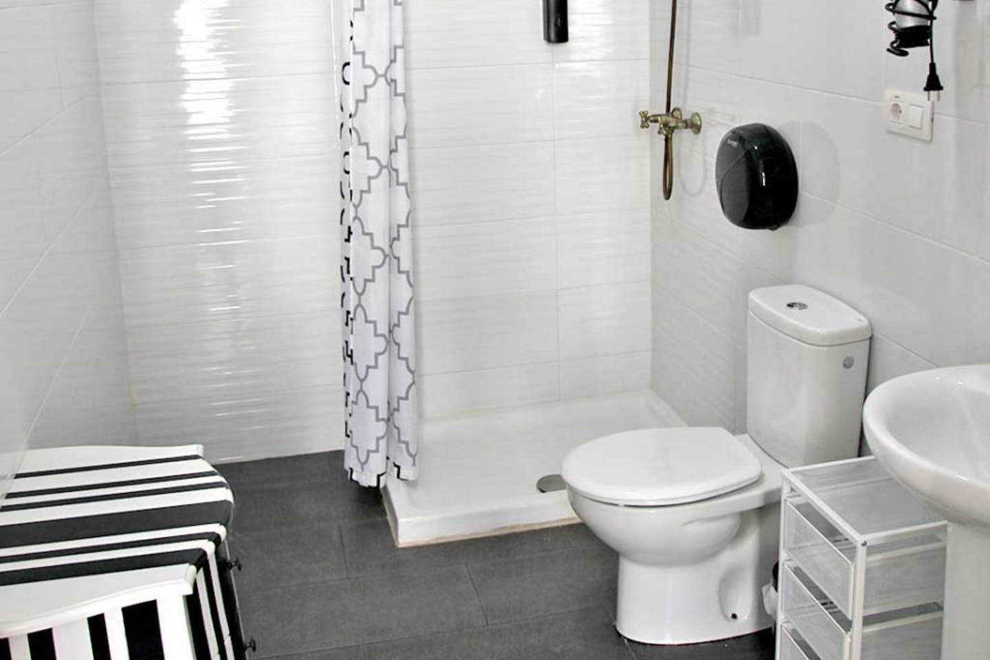 Alfredo Kraus - Stylish Coliving Space with Rooftop Terrace in Vibrant Triana - Vegueta - Gallery - 7