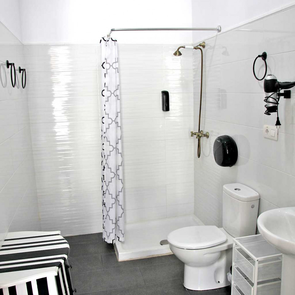 Alfredo Kraus - Stylish Coliving Space with Rooftop Terrace in Vibrant Triana - Vegueta - Gallery - 31