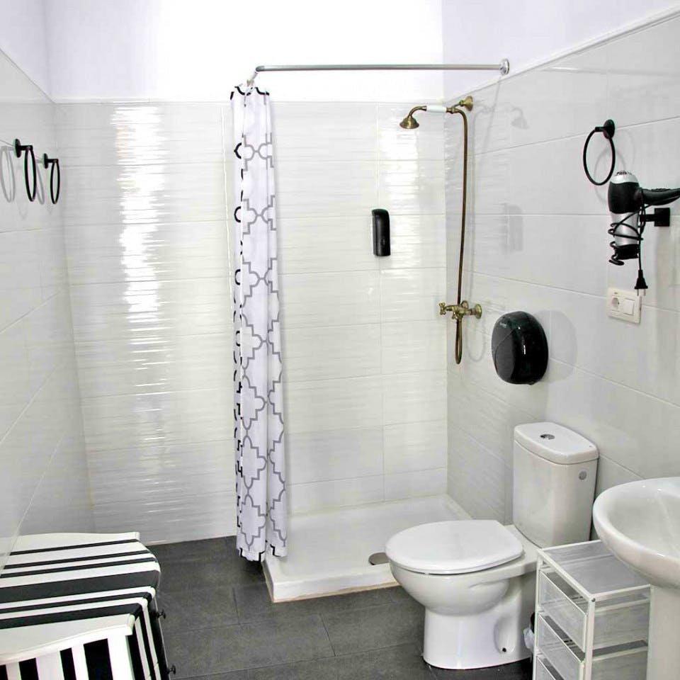 Alfredo Kraus - Stylish Coliving Space with Rooftop Terrace in Vibrant Triana - Vegueta - Gallery - 23