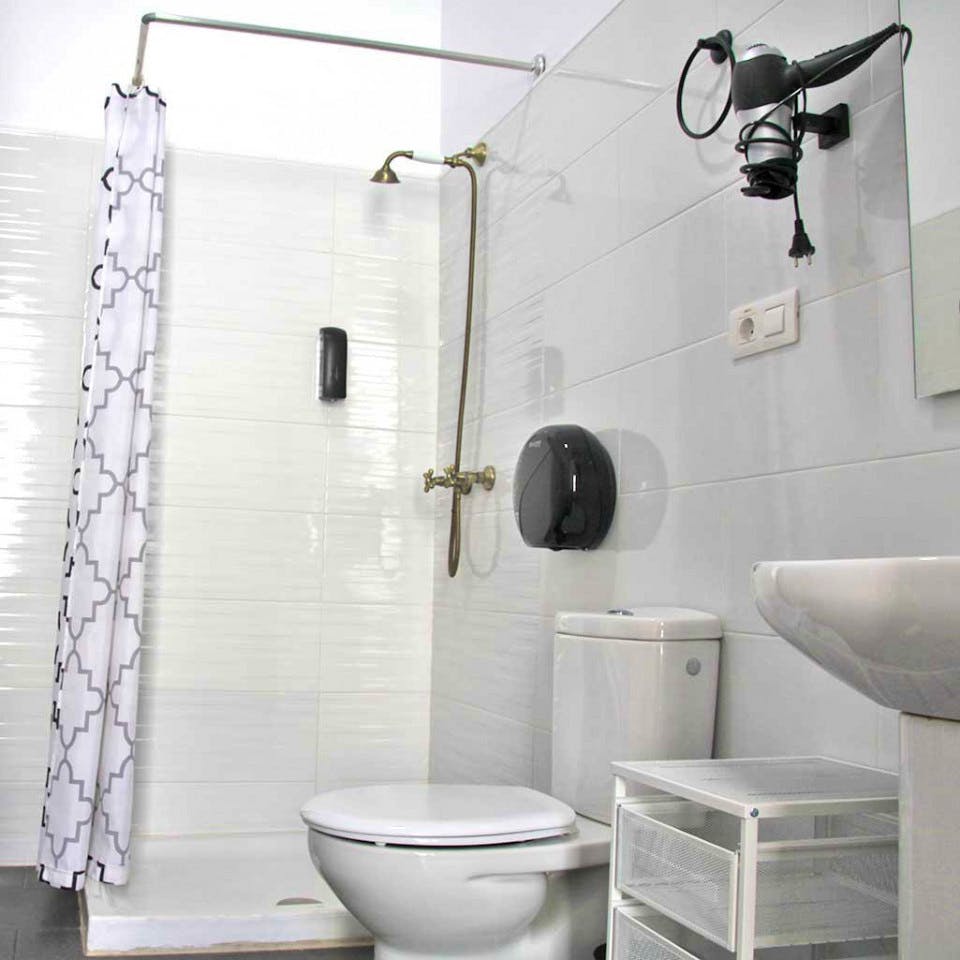 Alfredo Kraus - Stylish Coliving Space with Rooftop Terrace in Vibrant Triana - Vegueta - Gallery - 24