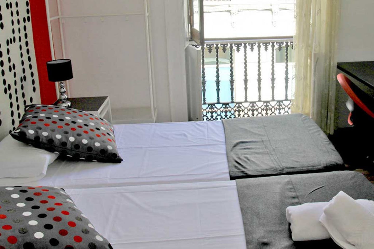 Alfredo Kraus - Stylish Coliving Space with Rooftop Terrace in Vibrant Triana - Vegueta - Gallery - 2