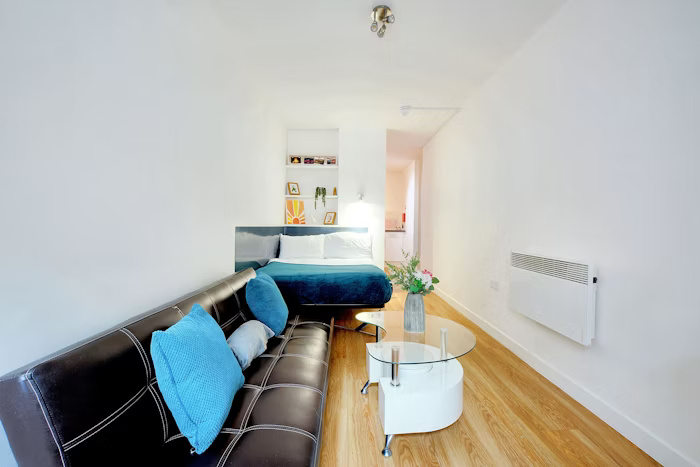  Studio Bronze  -  Newarke Street  - Gallery -  4