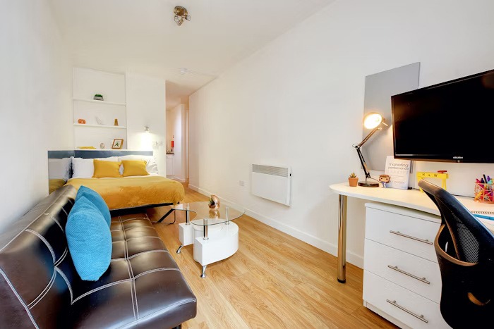  Studio Silver  -  Newarke Street  - Gallery -  2