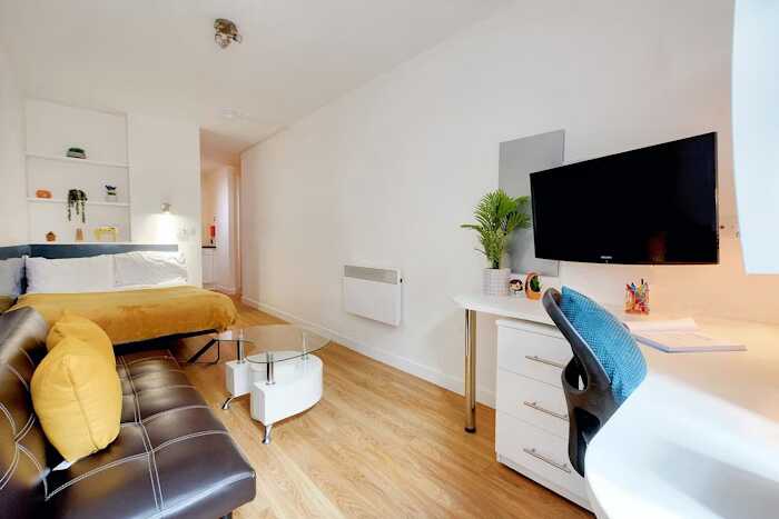  Studio Silver Plus  -  Newarke Street  - Gallery -  6