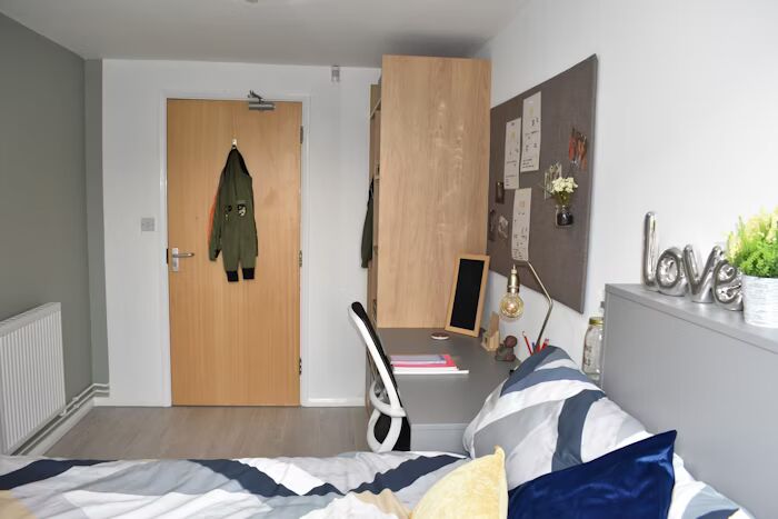  Five Bed Apartment (Shared)  -  Queens Court  - Gallery -  2