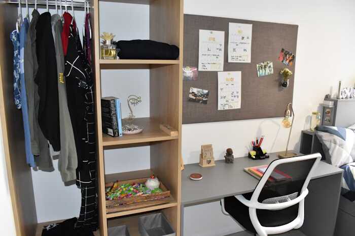  Six Bed Apartment (Shared)  -  Queens Court  - Gallery -  3