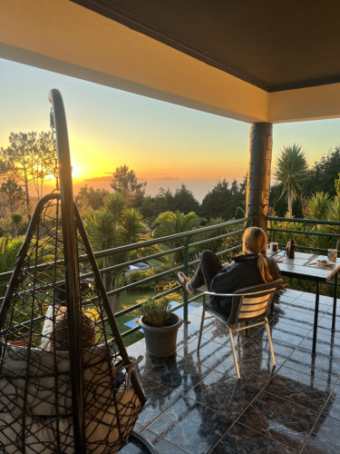 Oustanding Stylish House w/ Coworking + Outdoor Areas