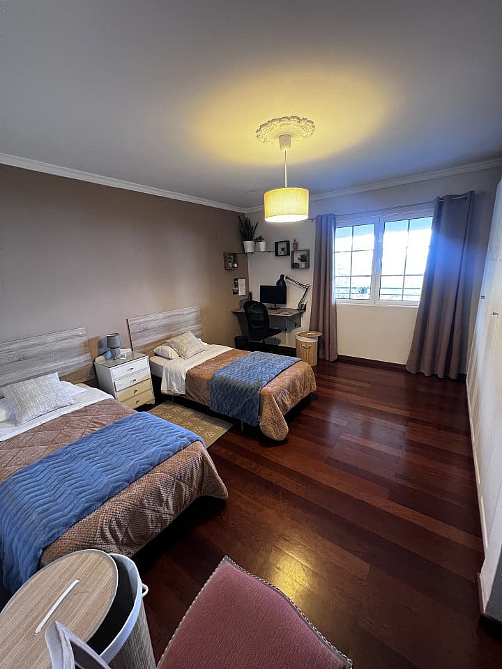 Twin Room Single Use - Oustanding Stylish House w/ Coworking + Outdoor Areas - Gallery - 17