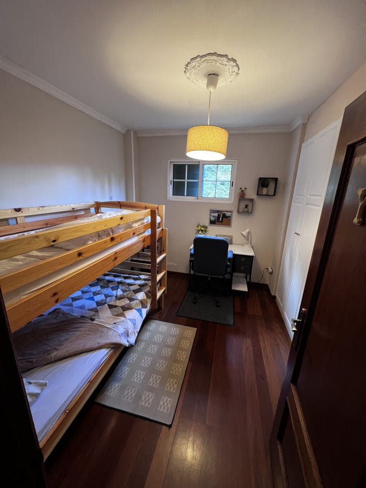 Bed In A 2-Bed Mixed Gender Room - Oustanding Stylish House w/ Coworking + Outdoor Areas - Gallery - 9