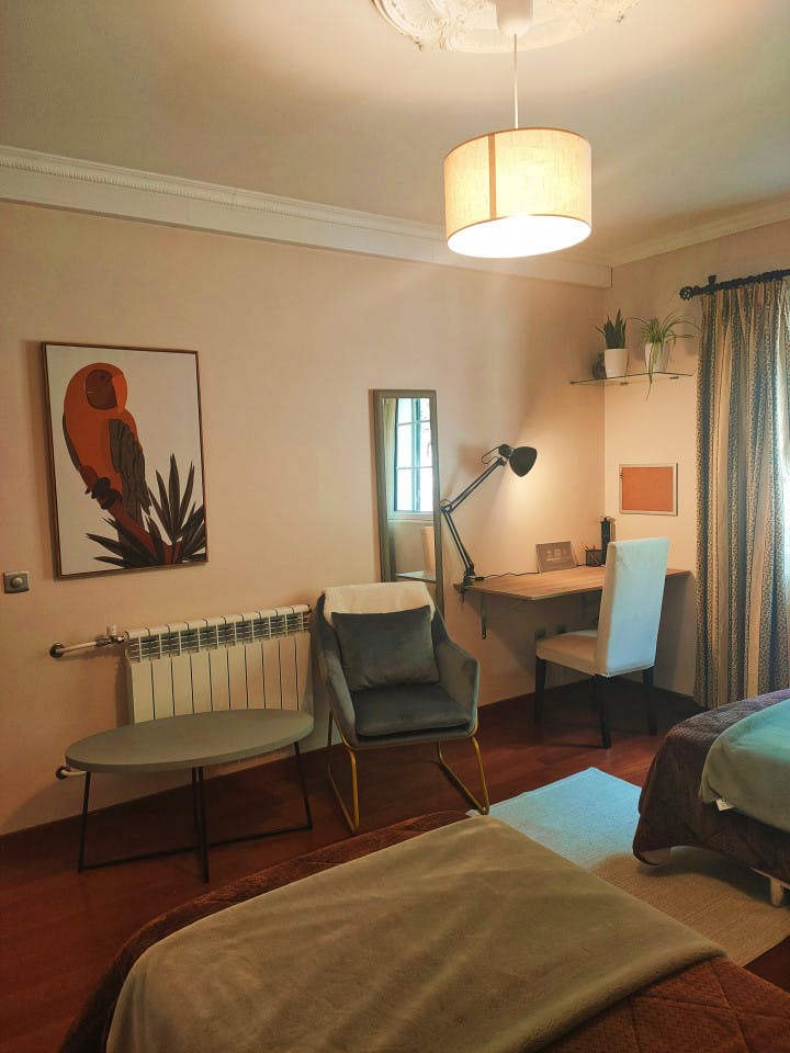 Bed In A 2-Bed Mixed Gender Room - Oustanding Stylish House w/ Coworking + Outdoor Areas - Gallery - 4