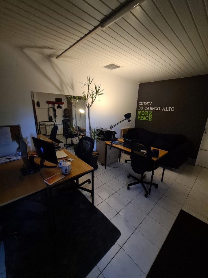 Bed In A 2-Bed Mixed Gender Room - Oustanding Stylish House w/ Coworking + Outdoor Areas - Gallery - 28
