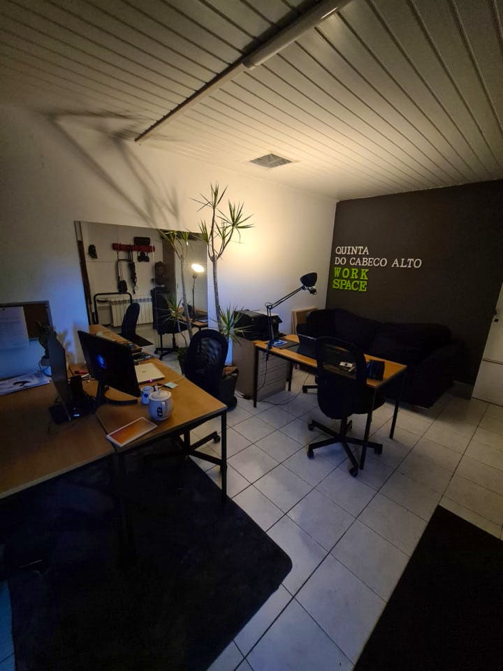 Bed In A 2-Bed Mixed Gender Room - Oustanding Stylish House w/ Coworking + Outdoor Areas - Gallery - 18