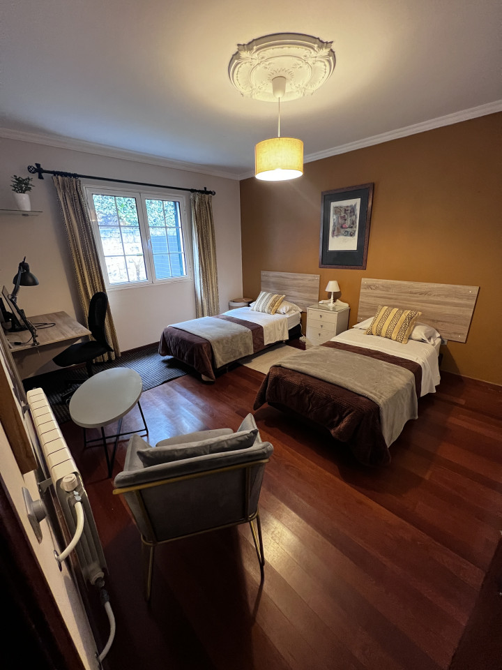 Bed In A 2-Bed Mixed Gender Room - Oustanding Stylish House w/ Coworking + Outdoor Areas - Gallery - 25