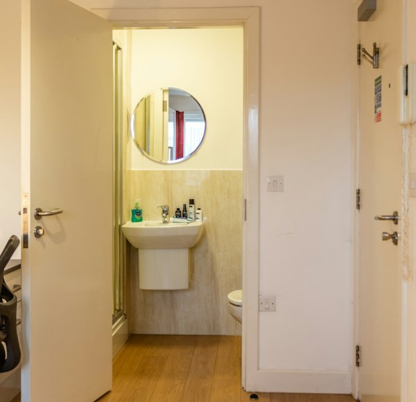 Five Bed Silver - Regents Court - Gallery - 3
