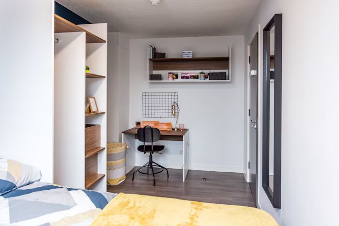  Four Bed Silver  -  Regents Court  - Gallery -  2