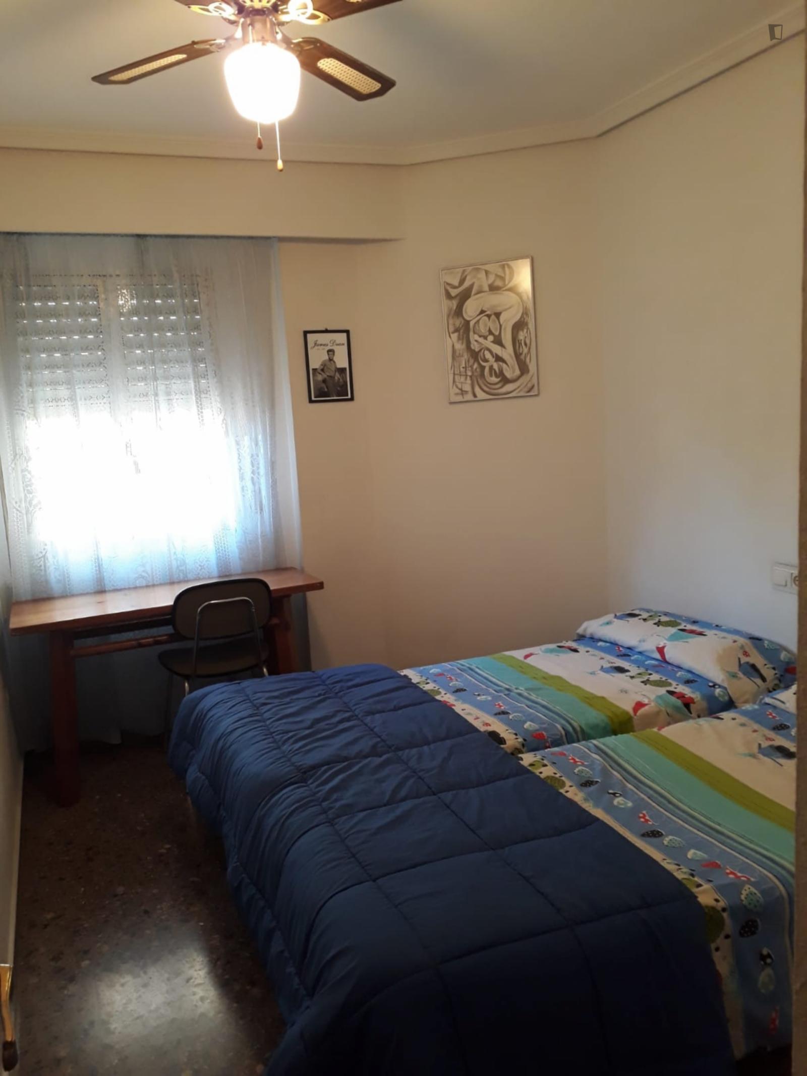  Cosy Single Bedroom Near The Aragó Metro  -  Cosy single bedroom near the Aragó metro  - Gallery -  1